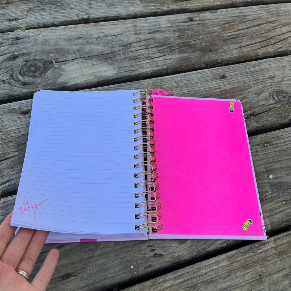 Betsey Johnson Journal💘Pink Spiral Lined
Graphic Sketch🌹☠️💋💔Design Cover - Picture 10 of 10